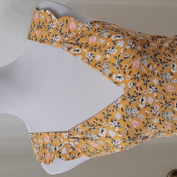 Monteau Size S Yellow Blue and White Floral Faux Wrap Peplum Sleeveless Blouse - Picture 2 of 12